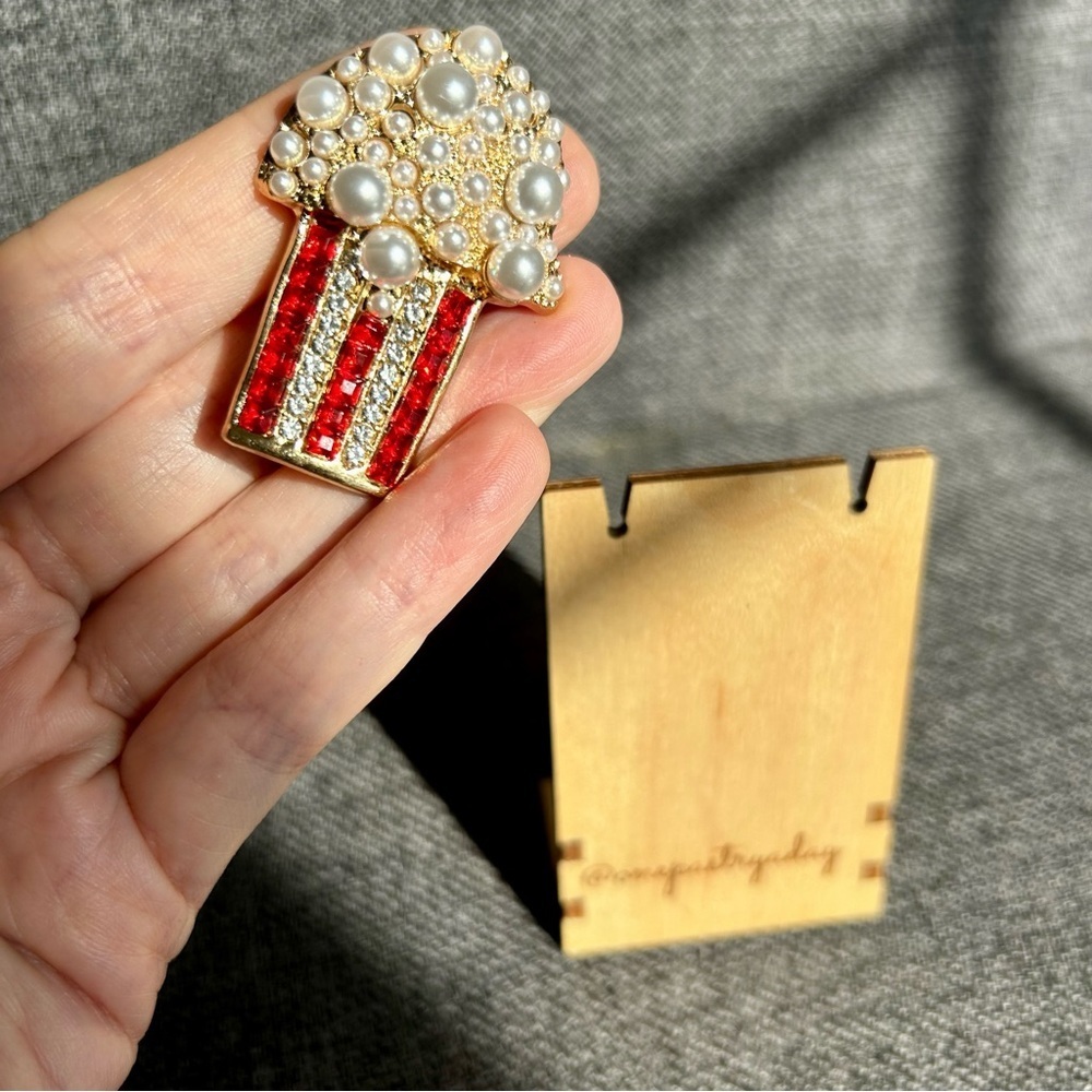 Red White Gold Rhinestone Popcorn Bucket Fashion Brooch Pin - Picture 10 of 17